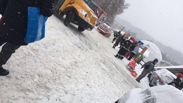 Zawalił się dach lodowiska Na miejscu trwa akcja ratunkowa