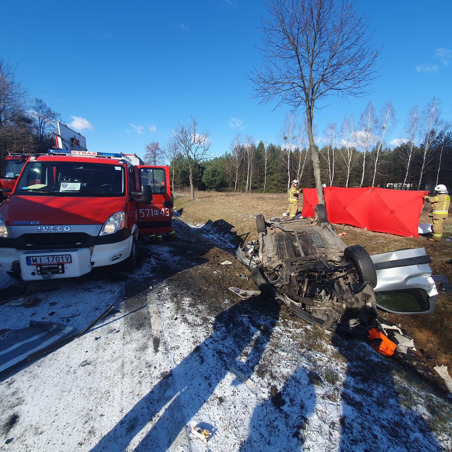 Tragiczny wypadek na Mazowszu. Dwie osoby nie żyją, trzy są ranne ZDJĘCIA