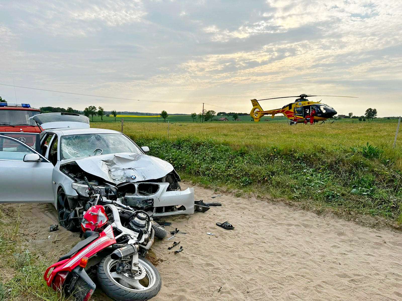 Motocyklista zginął po zderzeniu z BMW ZDJĘCIA