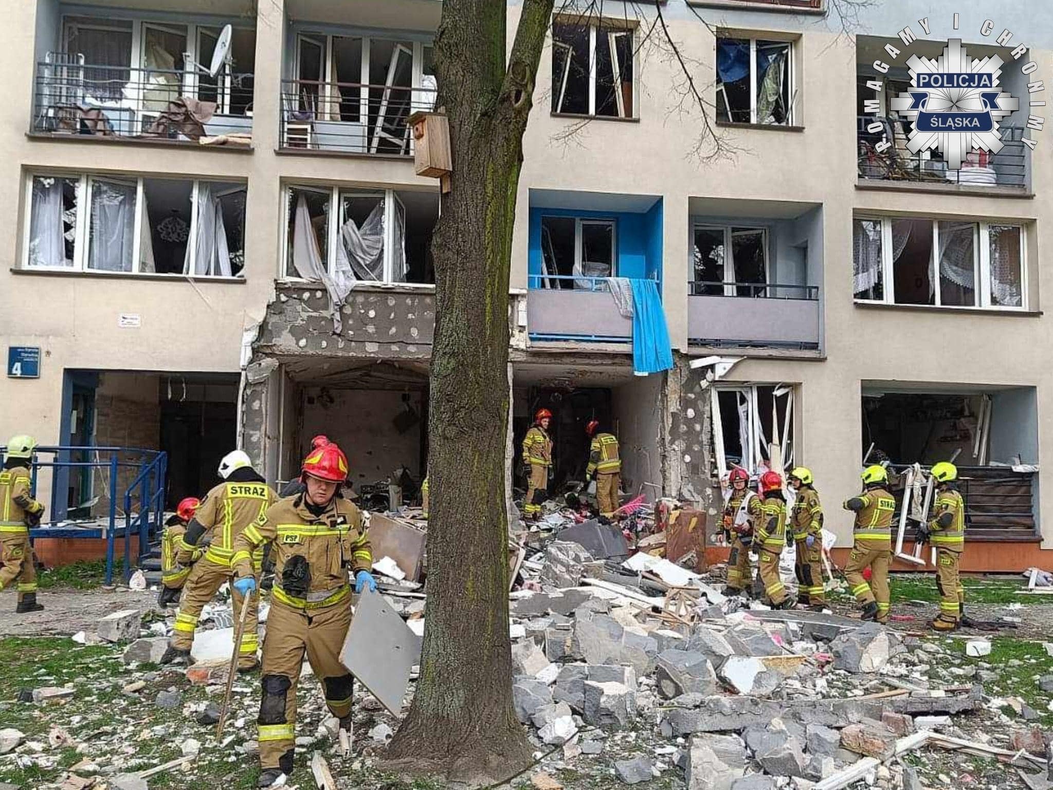 Ogromna eksplozja w bloku w Tychach. Kilkanaście osób jest rannych ZDJĘCIA