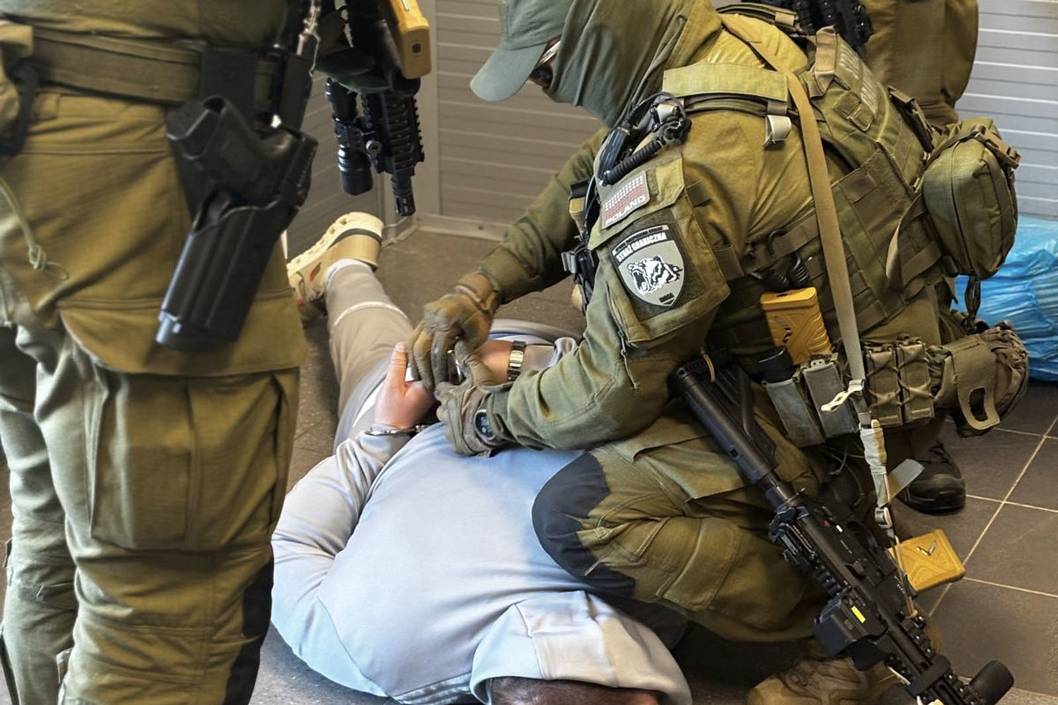 Służby rozbiły międzynarodową grupę przestępczą. Zabezpieczono kontrabandę wartą ponad 30 mln zł