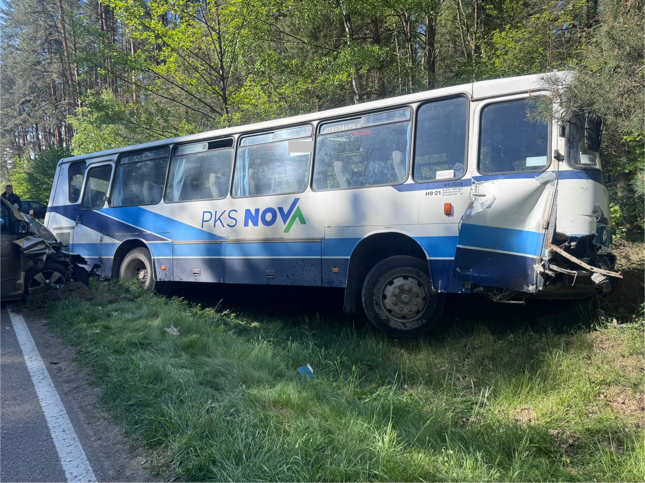 Nie żyje kierowca autobusu szkolnego. Tragiczny finał wypadku na Podlasiu